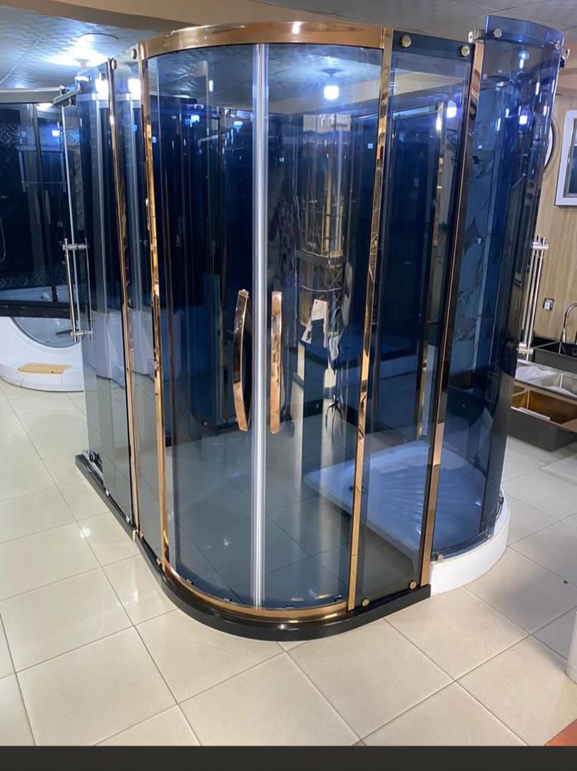 SHOWER CUBICLE