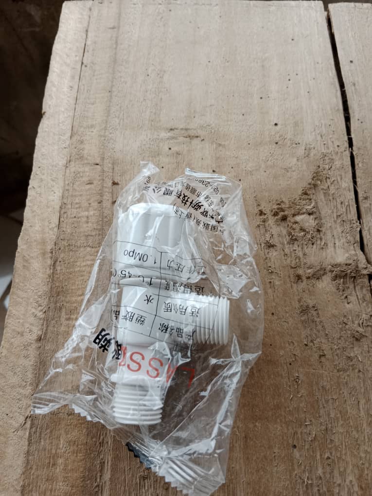 1/2 PLASTIC TEE TAP