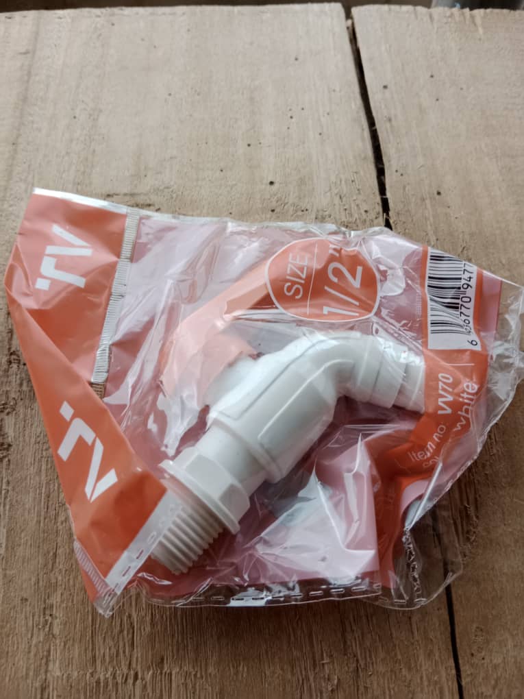 PLASTIC WALL TAP 1/2