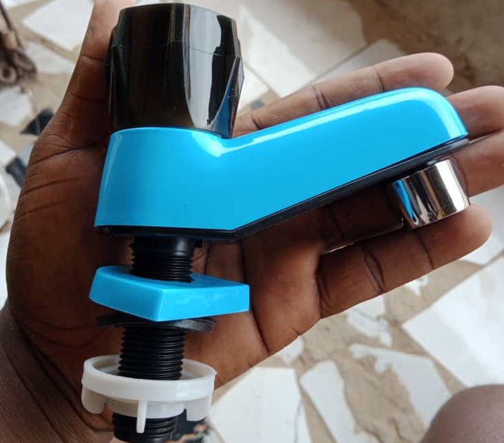 PLASTIC BASIN TAP